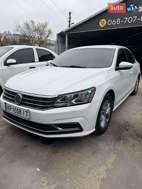 Седан Volkswagen Passat 2017 в Запорожье