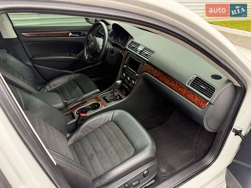 Седан Volkswagen Passat 2014 в Одессе