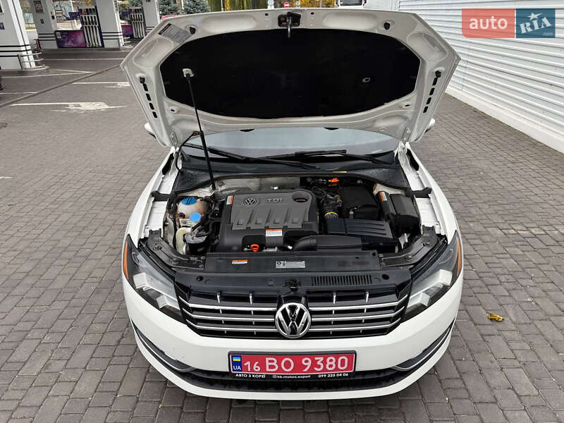 Седан Volkswagen Passat 2014 в Одессе