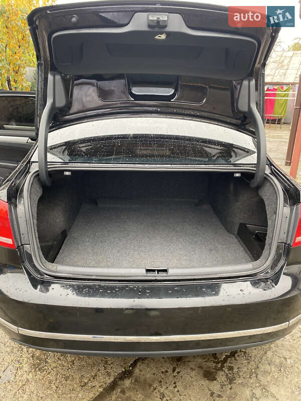 Седан Volkswagen Passat 2013 в Умані