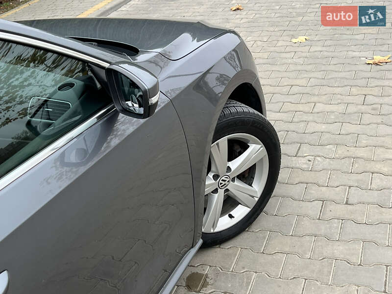 Седан Volkswagen Passat 2013 в Одессе