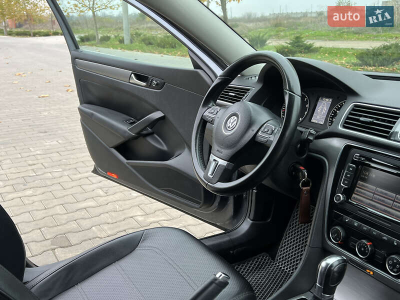 Седан Volkswagen Passat 2013 в Одессе
