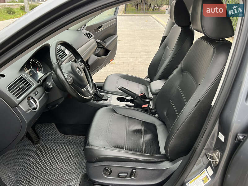 Седан Volkswagen Passat 2013 в Одессе