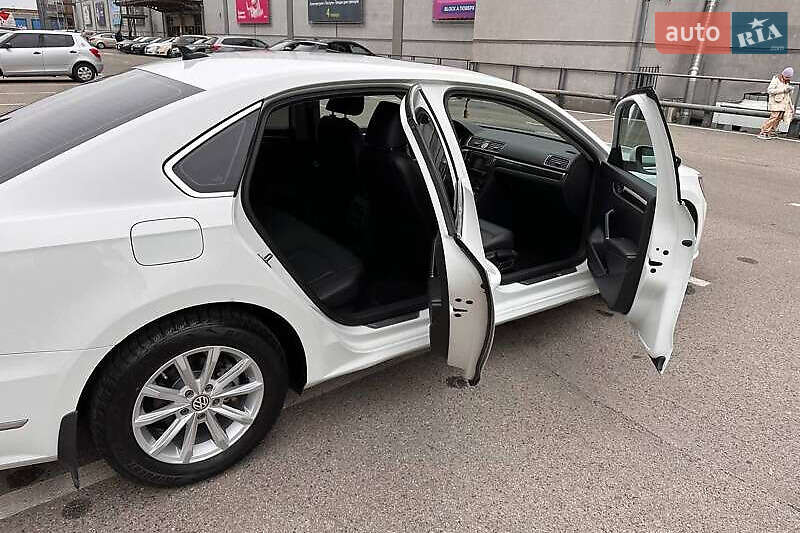 Седан Volkswagen Passat 2017 в Киеве фото 10 Седан Volkswagen Passat 2017 в Киеве