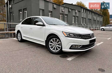 Седан Volkswagen Passat 2017 в Киеве