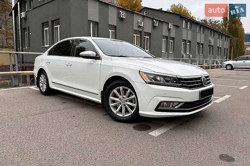 Седан Volkswagen Passat 2017 в Киеве фото Седан Volkswagen Passat 2017 в Киеве