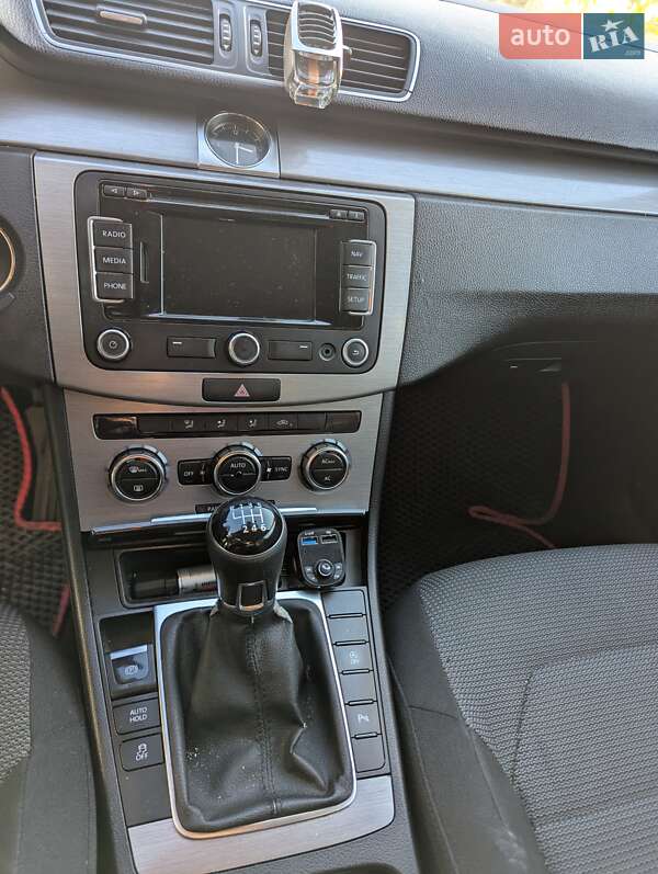 Седан Volkswagen Passat 2012 в Мукачевому