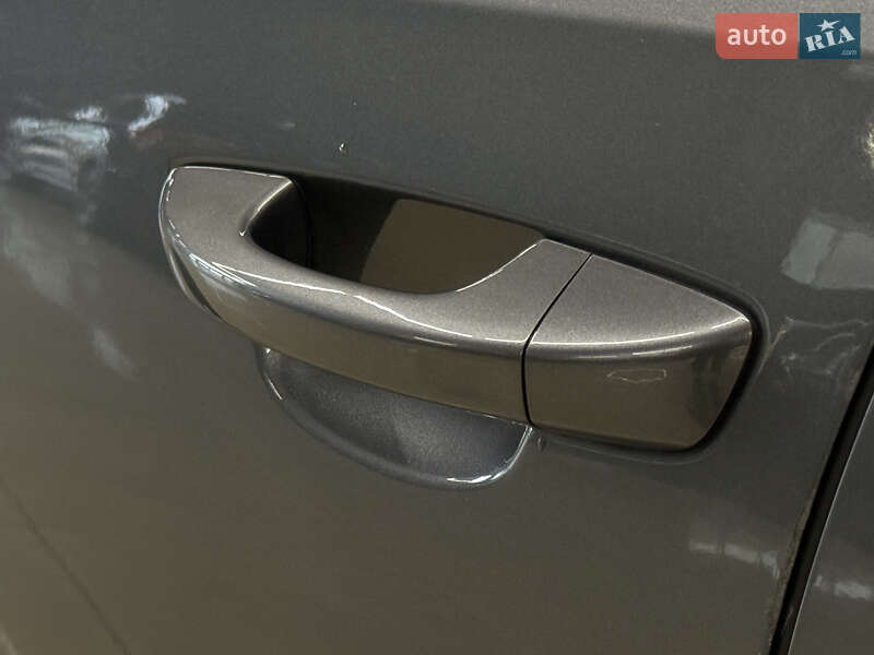 Седан Volkswagen Passat 2013 в Николаеве