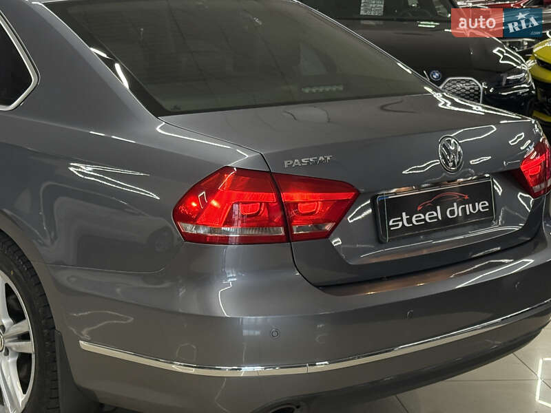 Седан Volkswagen Passat 2013 в Николаеве