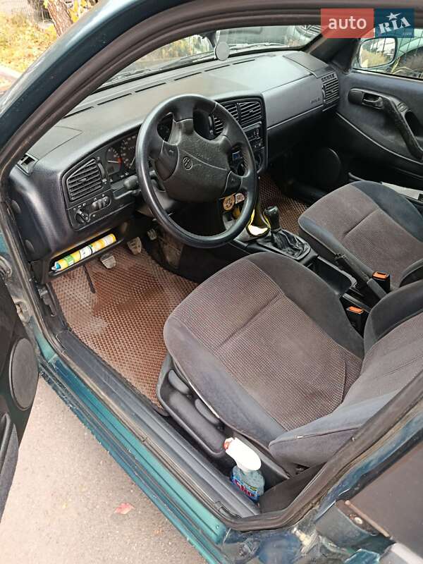 Седан Volkswagen Passat 1995 в Шаргороде