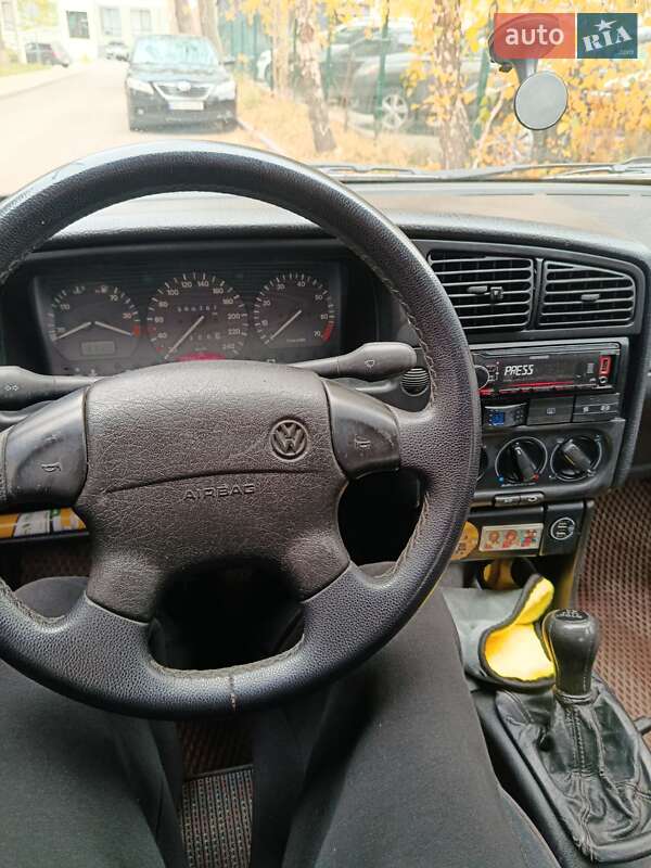 Седан Volkswagen Passat 1995 в Шаргороде