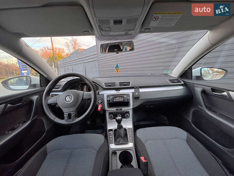 Універсал Volkswagen Passat 2011 в Кам'янському