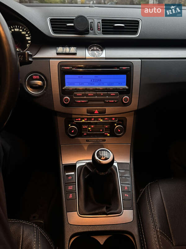 Седан Volkswagen Passat 2011 в Киеве фото 9 Седан Volkswagen Passat 2011 в Киеве