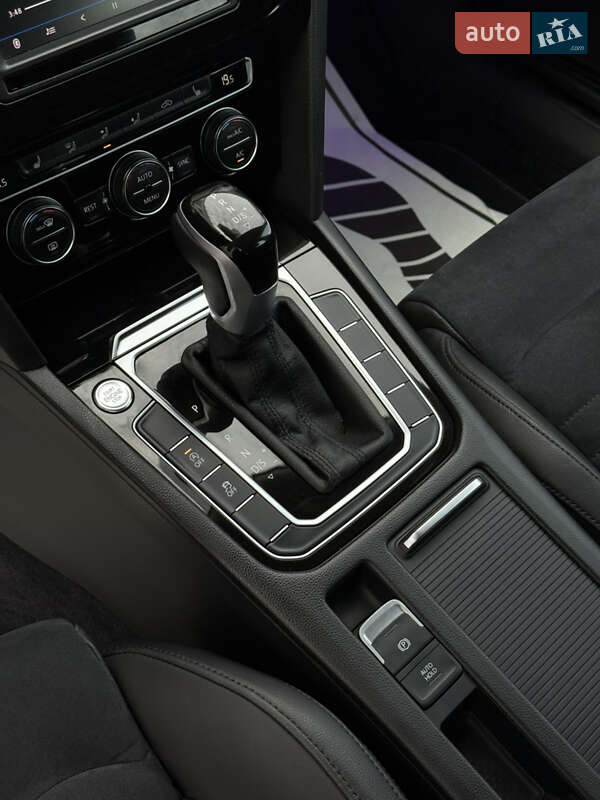 Универсал Volkswagen Passat 2016 в Житомире