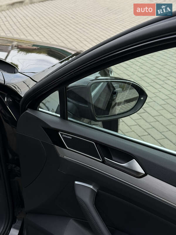 Универсал Volkswagen Passat 2016 в Житомире