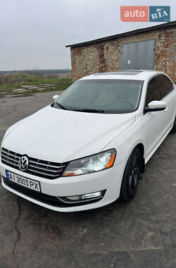 Седан Volkswagen Passat 2012 в Тетієві