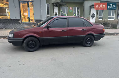 Седан Volkswagen Passat 1990 в Городенці