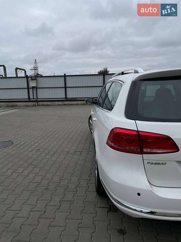 Универсал Volkswagen Passat 2011 в Луцке фото 2 Универсал Volkswagen Passat 2011 в Луцке
