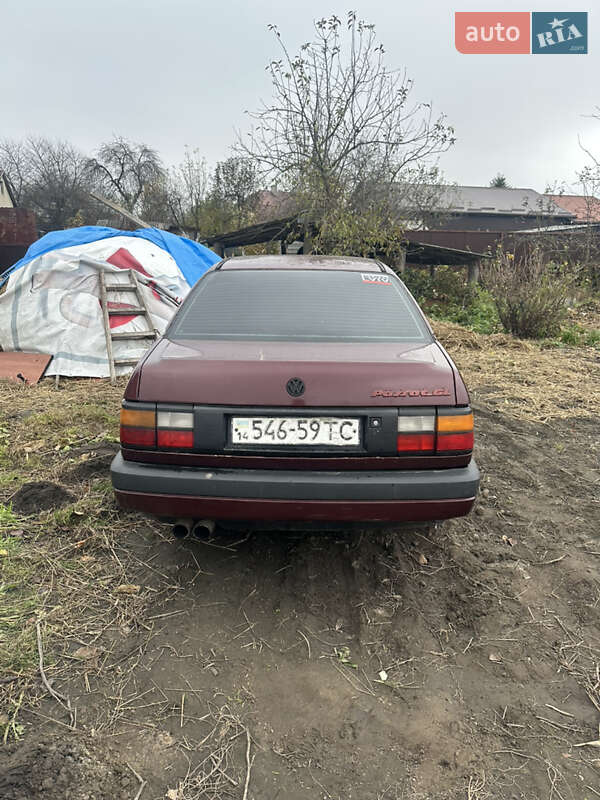Седан Volkswagen Passat 1991 в Львове