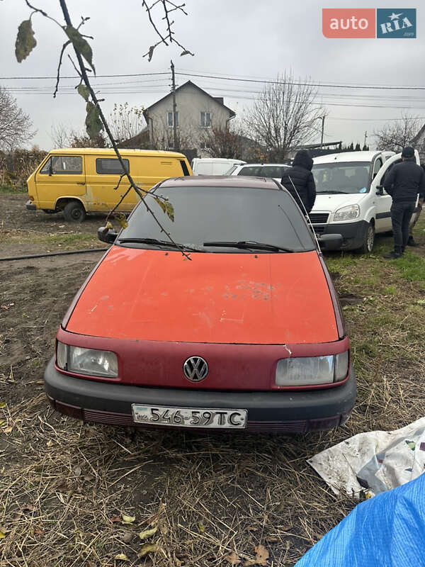 Седан Volkswagen Passat 1991 в Львове