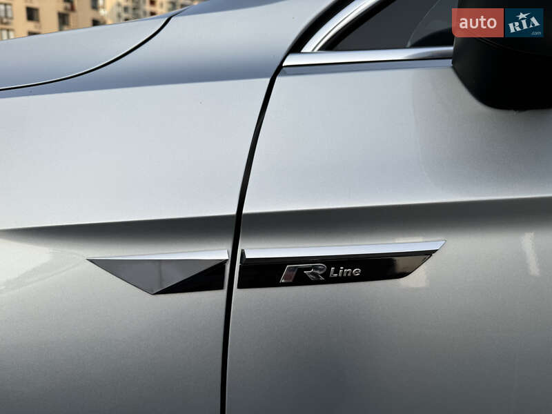 Универсал Volkswagen Passat 2022 в Киеве