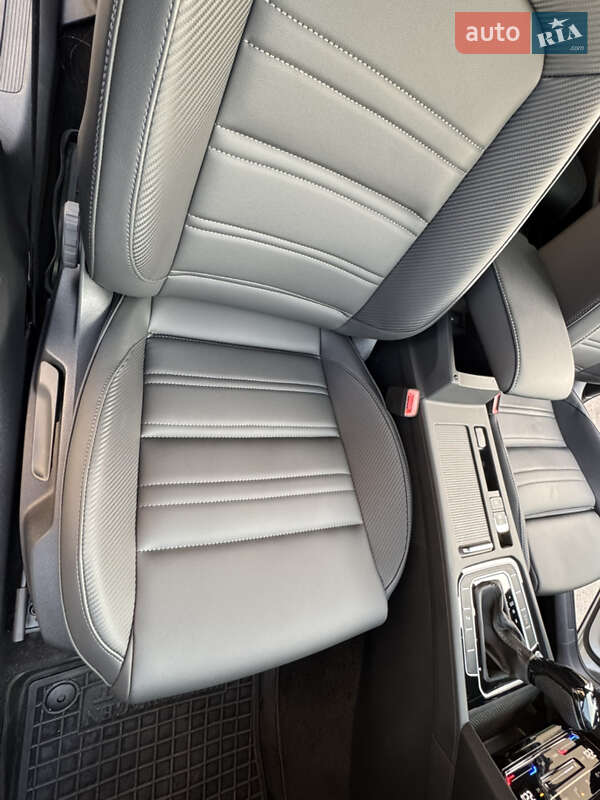 Универсал Volkswagen Passat 2022 в Киеве