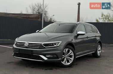 Універсал Volkswagen Passat 2017 в Житомирі