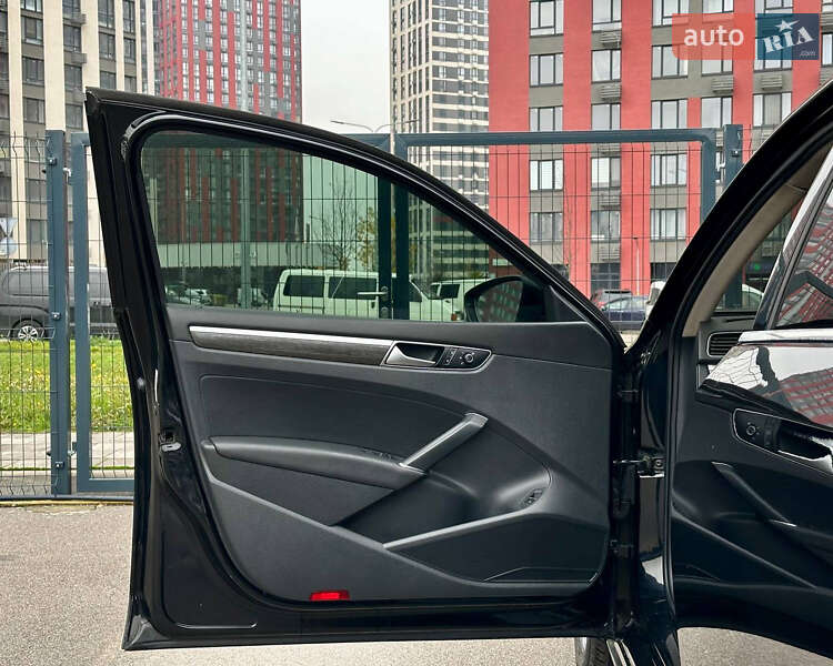 Седан Volkswagen Passat 2015 в Киеве