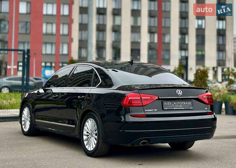 Седан Volkswagen Passat 2015 в Киеве