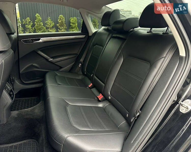 Седан Volkswagen Passat 2015 в Киеве