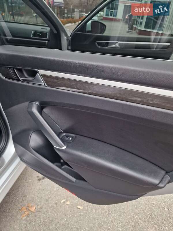 Седан Volkswagen Passat 2017 в Чернигове