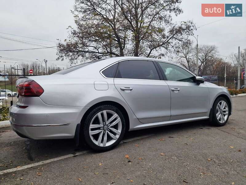 Седан Volkswagen Passat 2017 в Чернигове