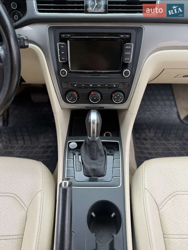Седан Volkswagen Passat 2015 в Одесі фото 63 Седан Volkswagen Passat 2015 в Одесі