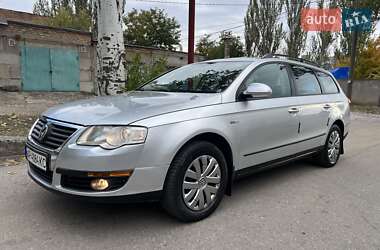 Універсал Volkswagen Passat 2006 в Запоріжжі