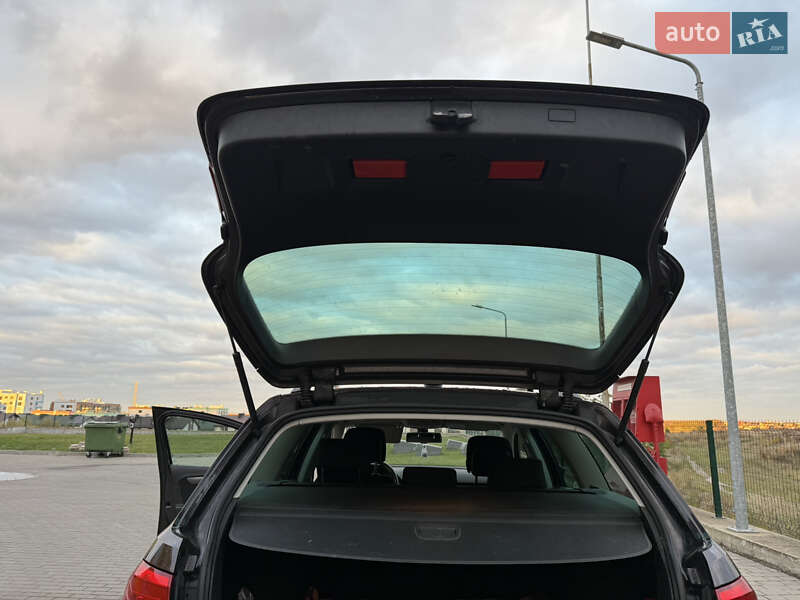 Универсал Volkswagen Passat 2011 в Ровно