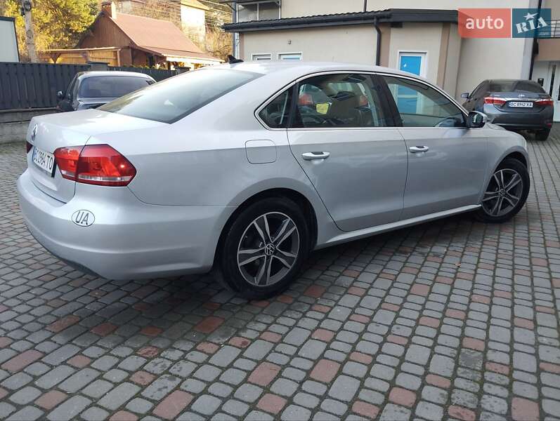 Седан Volkswagen Passat 2012 в Львове