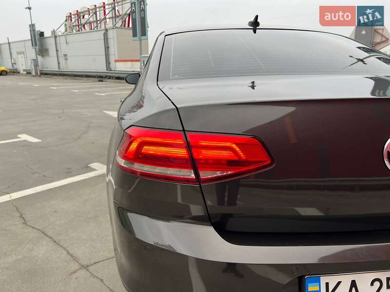 Седан Volkswagen Passat 2018 в Києві