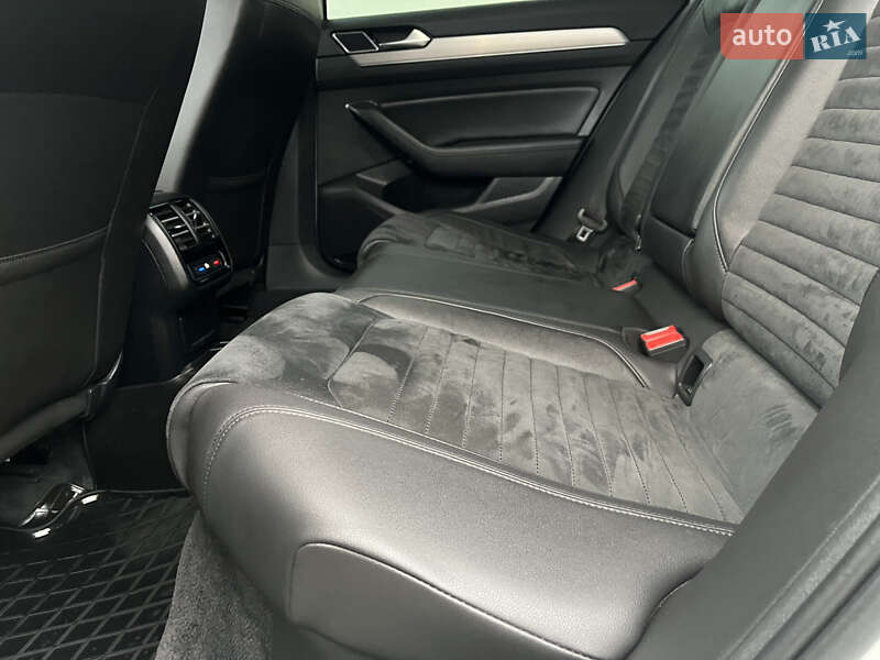 Универсал Volkswagen Passat 2018 в Львове