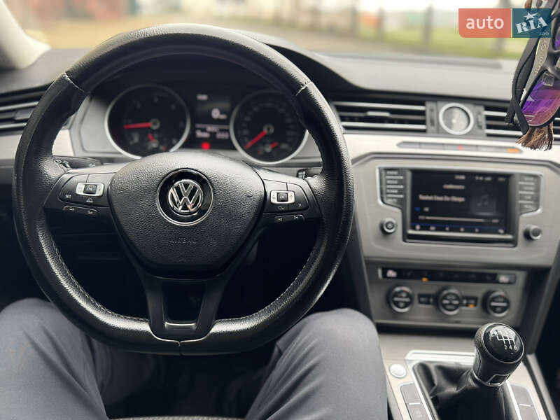 Универсал Volkswagen Passat 2016 в Звягеле фото 7 Универсал Volkswagen Passat 2016 в Звягеле