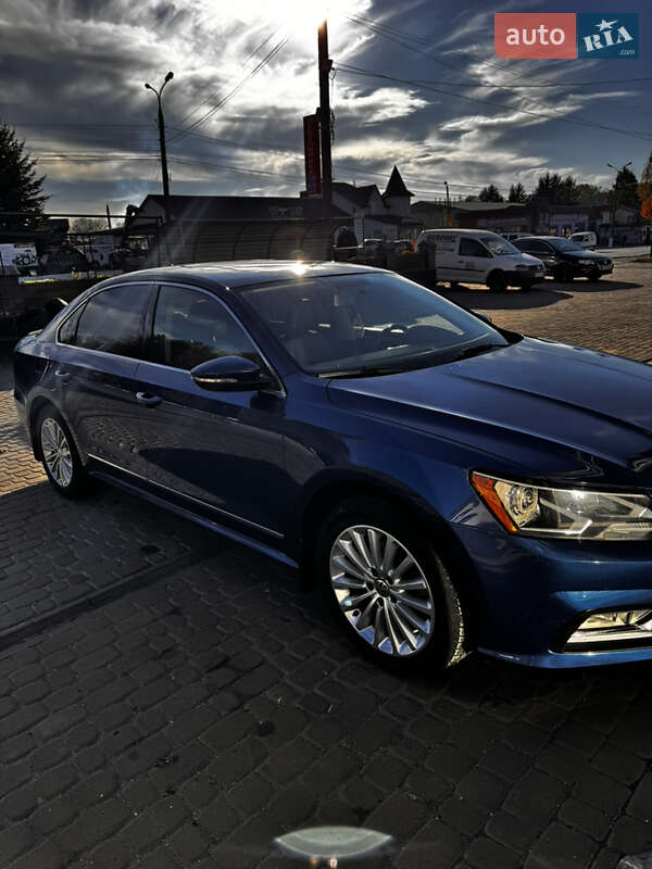 Седан Volkswagen Passat 2016 в Волочиске