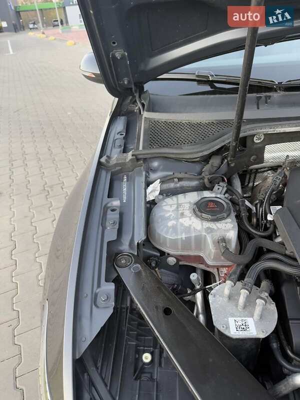 Седан Volkswagen Passat 2022 в Луцке