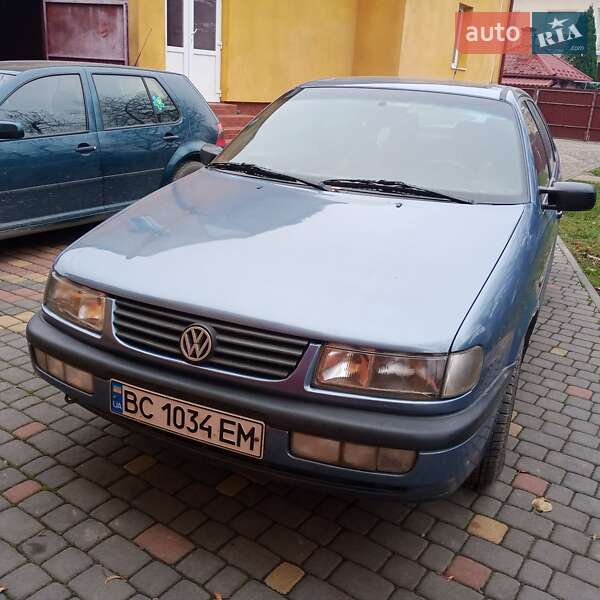 Седан Volkswagen Passat 1996 в Львове