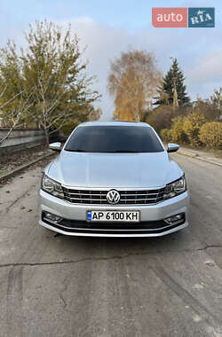 Седан Volkswagen Passat 2016 в Запорожье