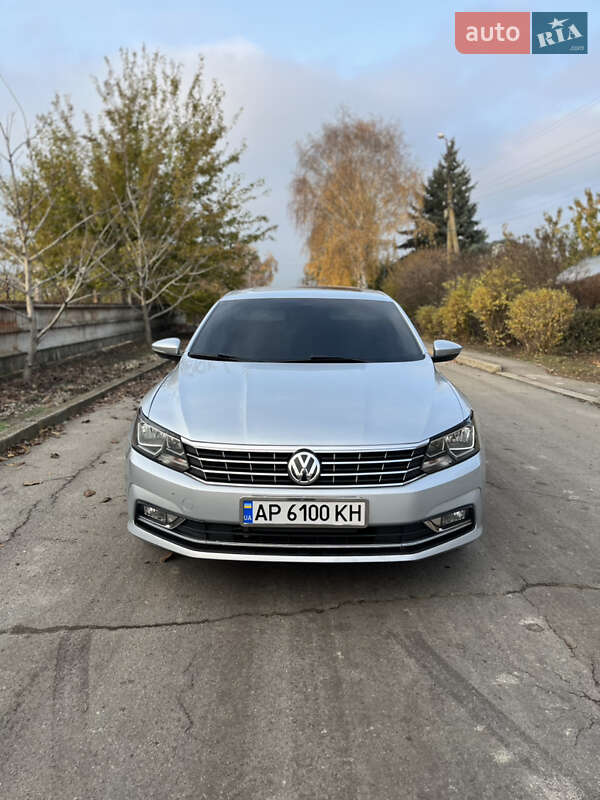 Седан Volkswagen Passat 2016 в Запорожье