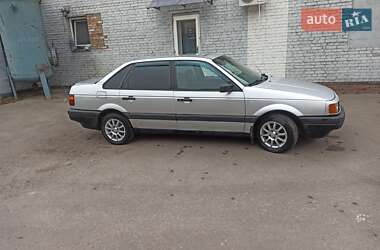 Седан Volkswagen Passat 1989 в Лубнах