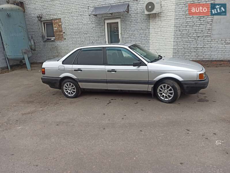 Седан Volkswagen Passat 1989 в Лубнах фото Седан Volkswagen Passat 1989 в Лубнах