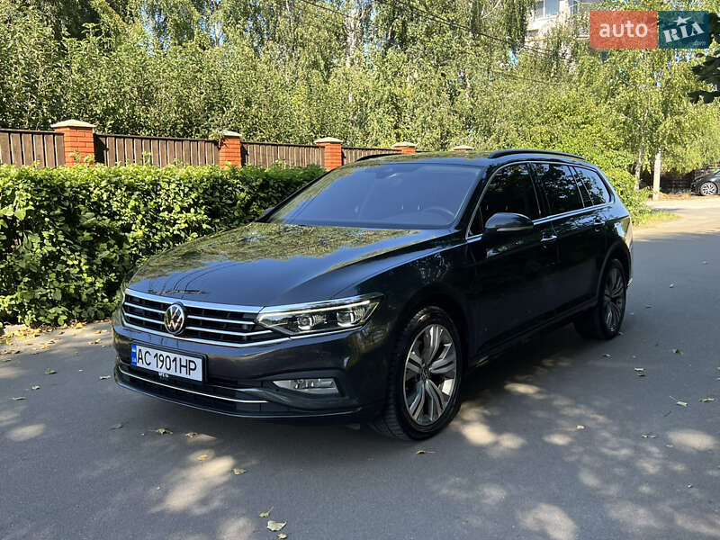 Универсал Volkswagen Passat 2020 в Киеве