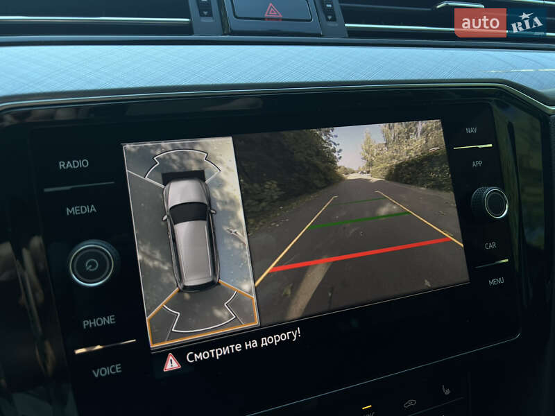 Универсал Volkswagen Passat 2020 в Киеве