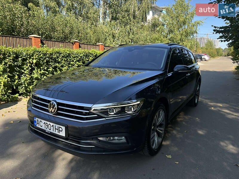 Универсал Volkswagen Passat 2020 в Киеве