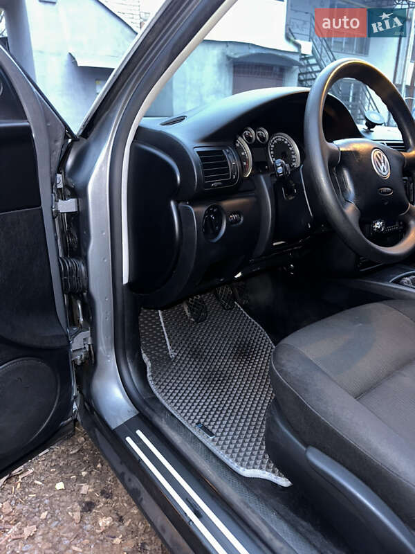 Седан Volkswagen Passat 2003 в Ровно фото 16 Седан Volkswagen Passat 2003 в Ровно